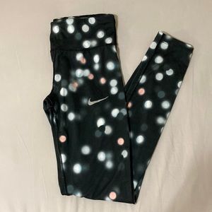Medium Nike dri-fit leggings